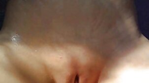 Un xxx video vierge homme mûr baise une jolie étudiante après une pipe