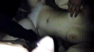 Une enseignante mature en bas suce une bite à un étudiant et lui donne une chatte avec un cancer porno arabe vierge